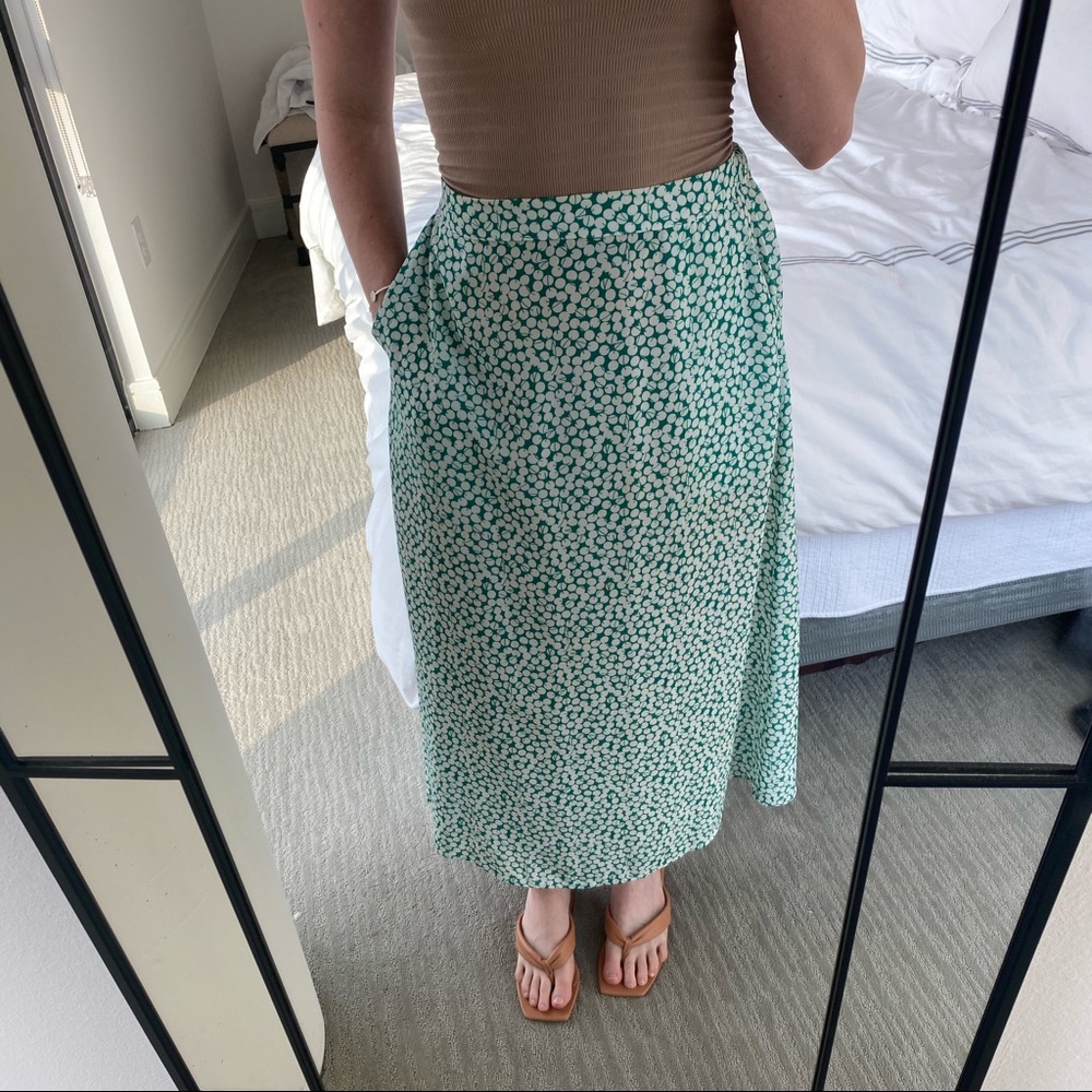 Super cute green summer skirt